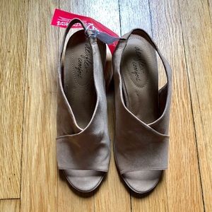 Dexflex Comfort Slip on Tan Heel